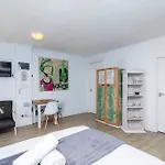 Cozy Studio Apartment